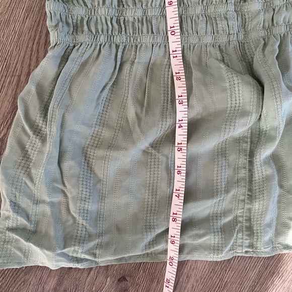 NWT Sage green off-shoulder peplum top - Picture 5 of 6